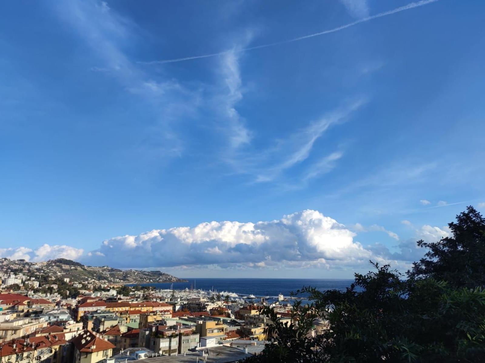 Domus Madonnina Apartment Sanremo Luaran gambar